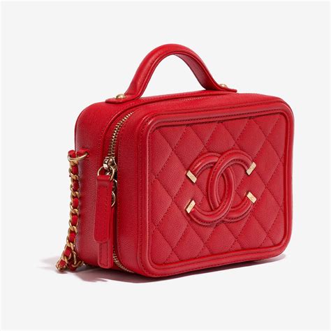 vanity case Chanel red